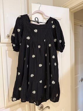 Black Floral Puff-Sleeve Midi Dress